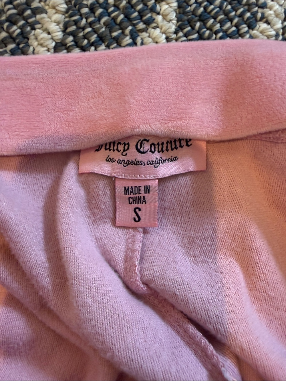 Juicy Couture Women’s Pink Rhinestone Logo Velour Pajama Set - Picture 5 of 7